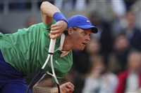 球王辛納直落三擊敗瑞德克內希 晉法網男單次輪[影]