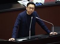 藍黨團點名官員勿怯於備詢 將請辭神隱當卸責神器