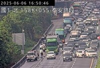 國1南下泰安段 14車碰撞占據全車道回堵3公里