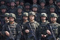 軍人加薪修法藍白各有版本臨時喊卡 下週再闖關