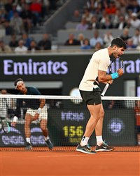 艾卡拉茲晉級法網男單決賽 紅土衛冕只差一步之遙[影]