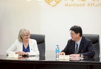 邱垂正接見法議會友台小組 就認知作戰等議題交流
