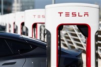 特斯拉Robotaxi 馬斯克：暫定6/22起開放服務