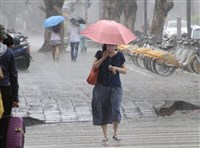 西南風增強南部成降雨熱區 各地留意短延時強降雨