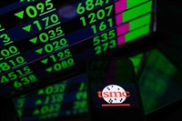 台積電下跌15元 台股下挫214.87點收22072.95點