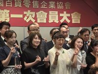 接任百協理事長 黃晴雯：碳盤查將成百貨業重中之重