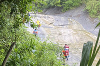 台南南化千層岩瀑布 20歲男溺水命危
