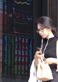 外資連3買加碼327億 敲進華邦電逾4萬張最多