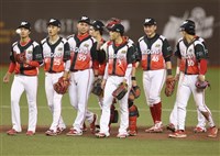 味全龍8/30、31大巨蛋主場賽事 門票熱賣加開座位