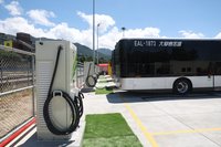 北市電動公車年底預計破千輛 共享充電場域啟用