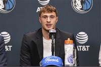 NBA獨行俠與狀元佛萊格簽4年約 傳控衛艾克森回歸