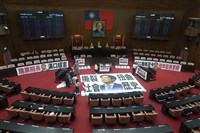 民眾黨提案要求吳釗燮請辭下台 立院逕付二讀交協商