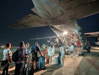 颱風影響旅客滯留金門  晚間軍機再投入疏運