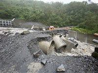 屏東山區大雨不斷  9鄉11日停班停課