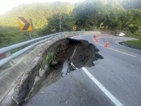 台14線仁愛鄉霧社段路基崩塌  災修估逾1個月