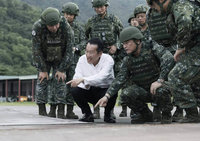 顧立雄視導空軍跑道搶修演練　慰勉官兵漢光演習辛勞