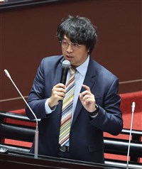 沈伯洋父親公司遭陸註銷　陸委會：經商充滿不確定性