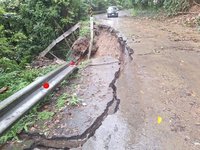 大雨釀災 苗21-1線4K處路基坍方單線通行