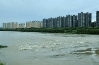 北京連日暴雨 密雲水庫洩洪潮白河水位暴漲