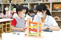 中華電推動友善育兒　打造10處教保中心