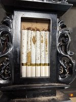 台南男騎車闖紅燈遭攔　竟帶神主牌暗藏毒品彩虹菸