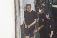 京華城案 柯文哲休庭時情緒激動稱自己不會投降