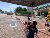 台中消防局推親子闖關　讓孩子了解爸爸工作日常