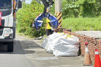 台南加速清運風災後廢石綿瓦  已清1273公噸