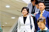 對等關稅疊加爭議　鄭麗君下午3時記者會說明