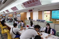 領務局颱風應變機制　12日午後發放13日可領護照