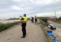 颱風天竟至布袋鎮海邊釣魚　28歲男疑落水遭浪捲走