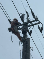 台東上午一度2759戶停電　台電待風雨稍停全力搶修