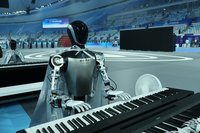 世界人形機器人運動會北京開幕  武術踢球走秀紛登場