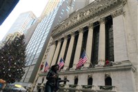 市場燃起降息希望　美股收紅標普那指再創新高