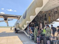 颱風楊柳打亂台金交通　客輪軍機投入疏運滯留旅客