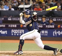 黃韋盛敲2安獲MVP  直言低比分差勝歸功牛棚守成