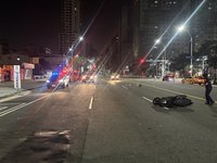 高雄2行人路口停等遭機車碰撞　1人傷重觀察中