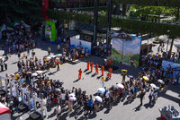 國防部信義區辦嘉年華　陸戰儀隊演出高難度靜默槍法