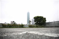 台北市陸保廠地上權大案　財部預告年底前捲土重來