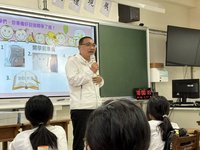 侯友宜：4年8億元汰換新北國中小高中課桌椅飲水機
