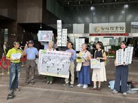 護樹團體籲校樹與設施並存 教育局允諾原地保留