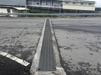 車輪陷格柵摔傷提6700萬國賠　宜縣：符合設計拒賠