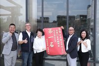 台中鍋烤節票選冠軍出爐  盧秀燕前往店家貼紅榜