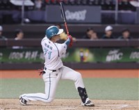 杜家明2安2打點助雄鷹勝  讚林智勝總散發正能量
