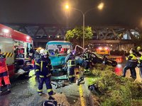 新北新店車禍　懷恩專車女司機受傷送醫