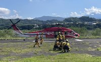 森林火災高風險期　直升機搭配人力陸空救火演練