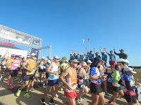 馬祖唯一星光馬拉松　600跑者東莒燈塔下鳴槍起跑