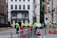 反移民與反種族歧視抗議打對台　倫敦逾千名警力維安