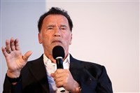 阿諾史瓦辛格加入眾院主導權論戰　籲反對加州選區重劃