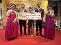 竹縣百貨推公益 捐贈物資助勵馨家庭